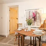 The Wonky Burrow Appartamento Bowness-on-Windermere