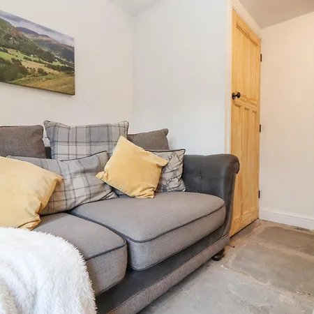 The Wonky Burrow Apartment *