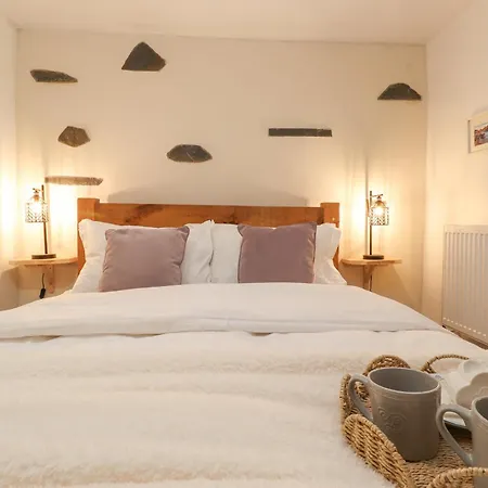 The Wonky Burrow Apartment Windermere