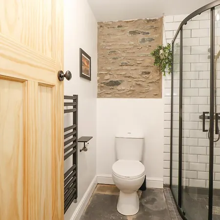 Apartament The Wonky Burrow